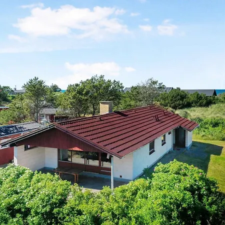 Awesome In With 3 Bedrooms And Wifi 度假居