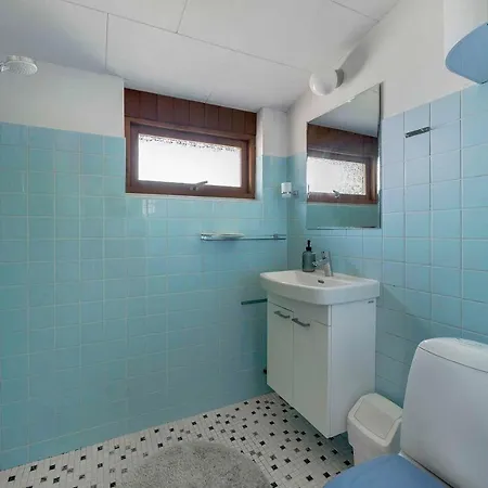 Awesome In With 3 Bedrooms And Wifi 度假居