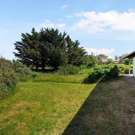 度假居 Awesome In With 3 Bedrooms And Wifi 希茨海尔斯