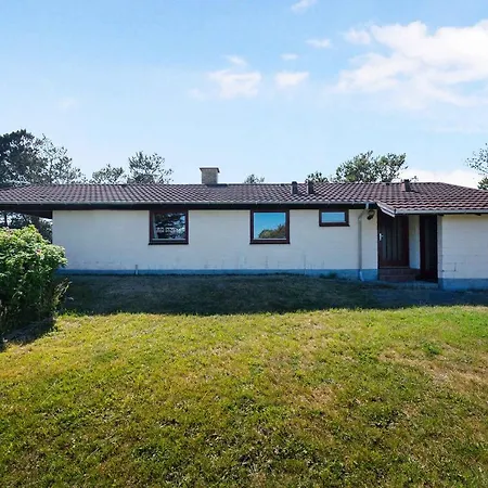 度假居 Awesome In With 3 Bedrooms And Wifi 希茨海尔斯