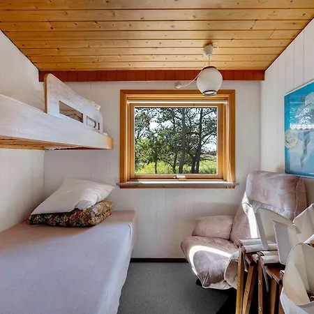 度假居 Awesome In With 3 Bedrooms And Wifi 希茨海尔斯